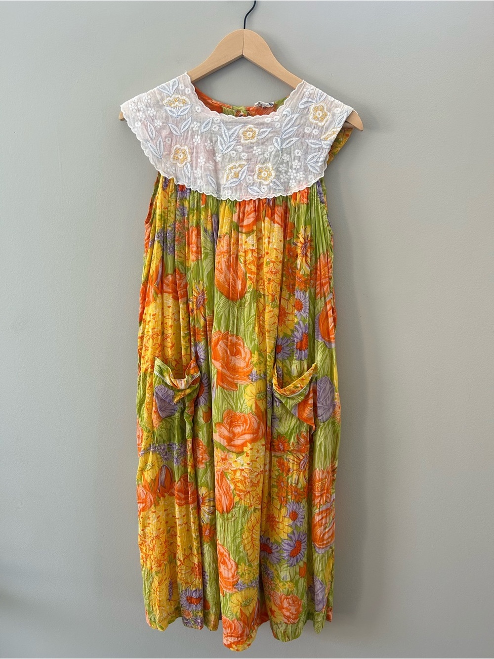 Vintage 70’s Embroidered Lace Scallop Neck Sleeveless Vibrant Prairie Midi Dress - Picture 4 of 8